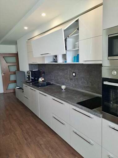 Închiriere - Apartament în Slaveîkov,  Burgas