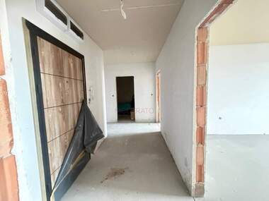 Vânzare - Apartament în Sarafovo,  Burgas