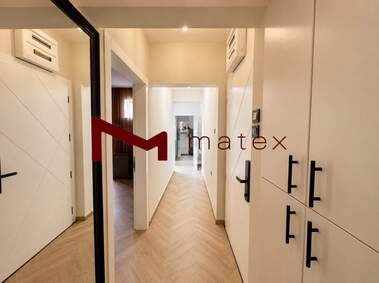 For sale - Apartment in Center,  Varna
