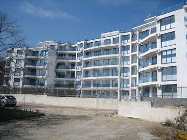 Satış - Apartman olarak Balçik,  Dobriç