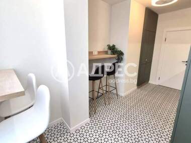 Închiriere - Apartament în Center,  Sofia