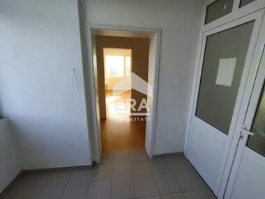 Închiriere - Spațiu industrial în Promișlena zona-Sever,  Haskovo