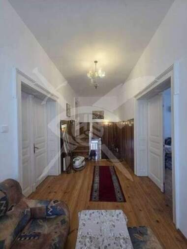 Închiriere - Etaj din casă în Center,  Plovdiv