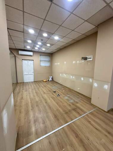 Închiriere - Birou/Magazin/Depozit/Salon de frumusețe/Restaurant/Cabinet de stomatologie în Center,  Plovdiv