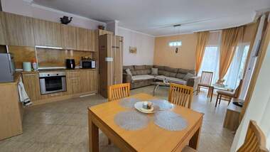 Miete - Wohnung in Izgrew,  Burgas