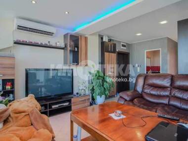 Vânzare - Apartament în Oboriștie,  Sofia