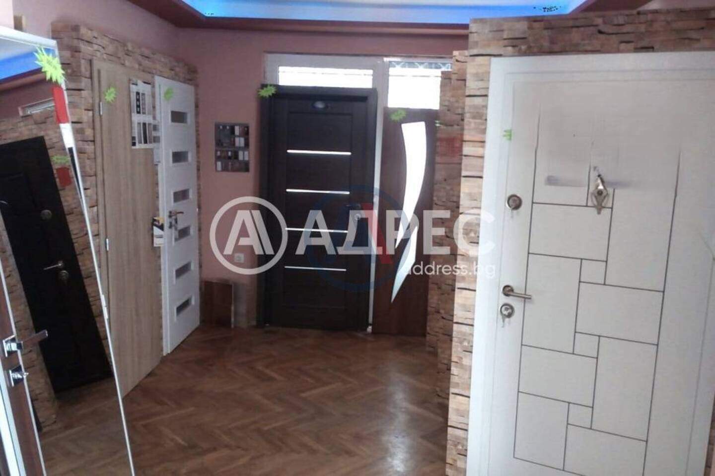 Laden in Okrazhna bolniza - Generali, Varna – Foto 3