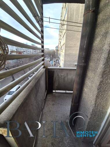 Închiriere - Apartament în Kolhozen pazar,  Varna