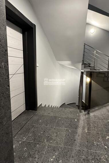 Vânzare - Apartament în Kărșiaka,  Plovdiv
