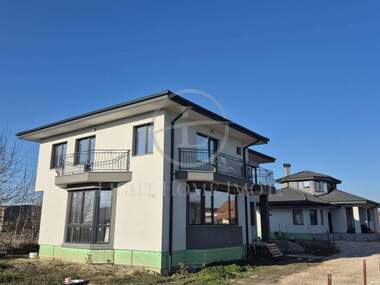 For sale - House in Zlatitrap,  Plovdiv