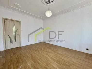 Vânzare - Apartament în Mladost 2,  Varna