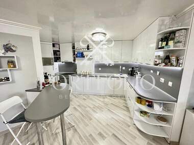 Satış - Apartman olarak Pomorie,  Burgas