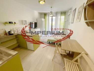 Închiriere - Apartament în Briz,  Varna