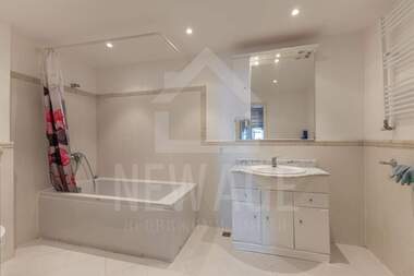 Vânzare - Apartament în Center,  Varna