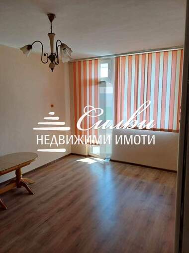 Продажба - Апартамент във Вароша,  Търговище