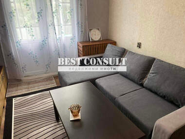 Închiriere - Apartament în Center,  Ruse