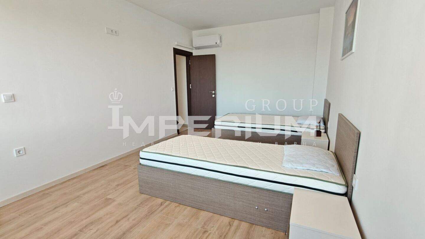Cu trei camere Apartament în Văzrajdane 3, Varna – fotografia 9