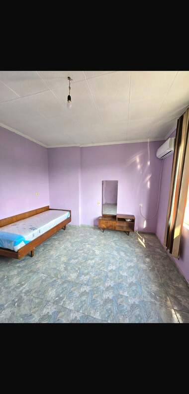 Продажба - Етаж от къща в Запад,  Пазарджик