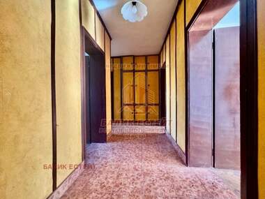 For sale - Apartment in Center,  Dobrich