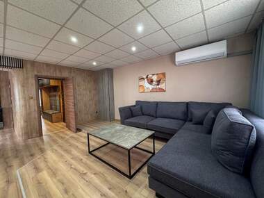Închiriere - Apartament în Lazur,  Burgas