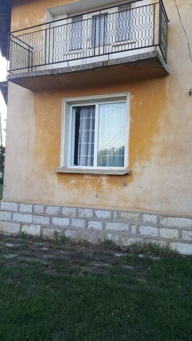 Vânzare - Casă în Banița,  Vrața