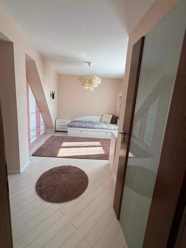 Închiriere - Apartament în Geo Milev,  Sofia