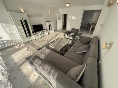 Închiriere - Apartament în Sarafovo,  Burgas