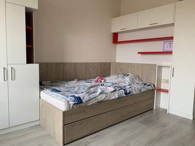 Închiriere - Apartament în Văzrajdane,  Burgas