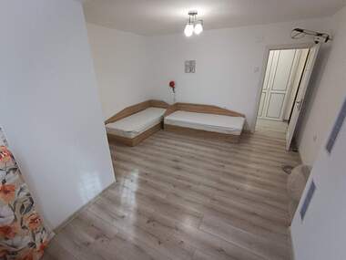 Închiriere - Apartament în Zornița,  Burgas