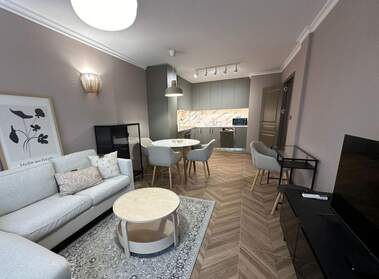 Miete - Wohnung in Mladejki halm,  Plowdiw
