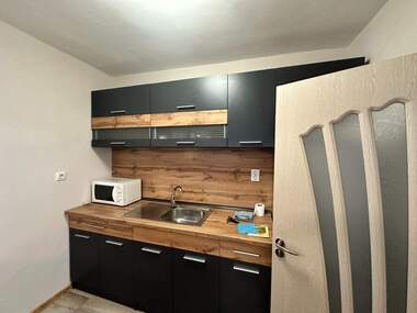 Închiriere - Apartament în Văzrajdane,  Burgas