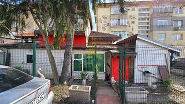 Продажба - Къща в Център,  Перник