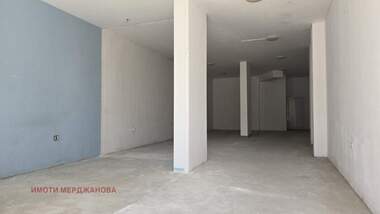 Продажа - Магазин/Офис/Склад/Салон красоты/Стоматологический кабинет в Три чучура-север,  Стара Загора