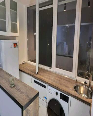 Vânzare - Apartament în Zona B-18,  Sofia