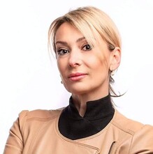 Мая Шишкова
