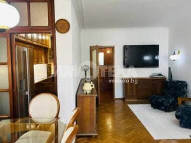 Închiriere - Apartament în Stariat grad,  Plovdiv