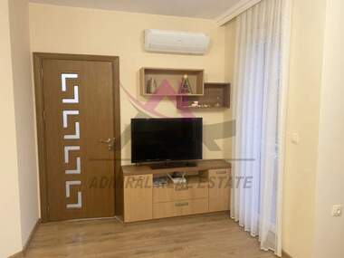 Închiriere - Apartament în Ceaîka,  Varna