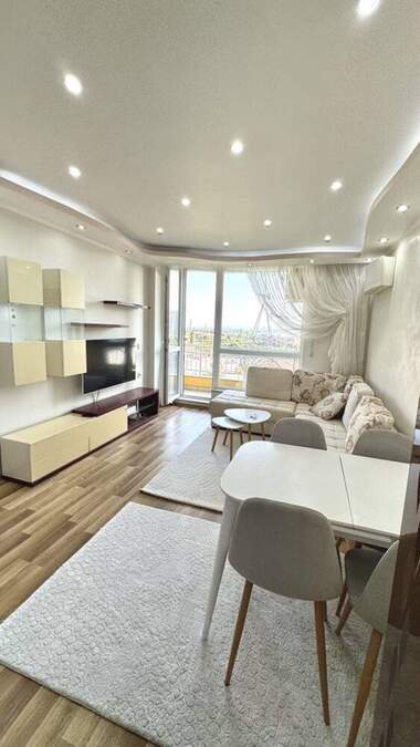 Închiriere - Apartament în Slaveîkov,  Burgas
