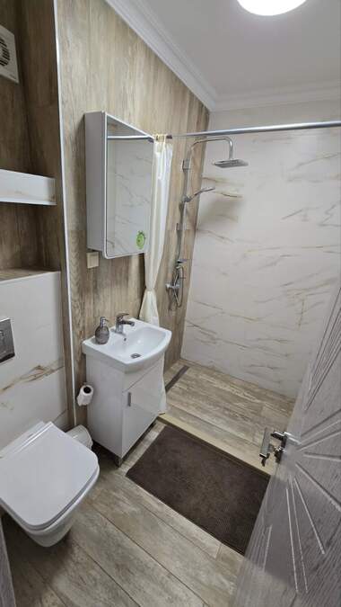 Închiriere - Apartament în Lazur,  Burgas
