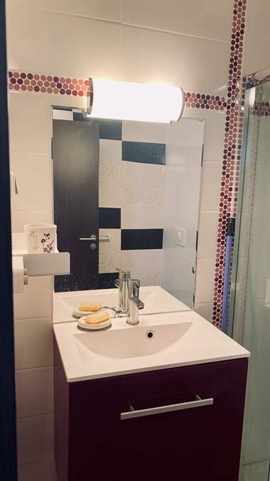 Închiriere - Apartament în Lagera,  Sofia