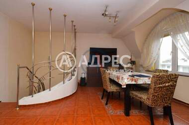 Verkauf - Wohnung in Wazrajdane,  Burgas