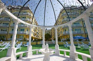 Продажба - Апартамент в Елените,  Бургас