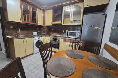 Închiriere - Apartament în Zona B-18,  Sofia