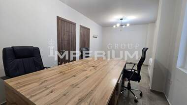 Închiriere - Birou în Levski,  Varna