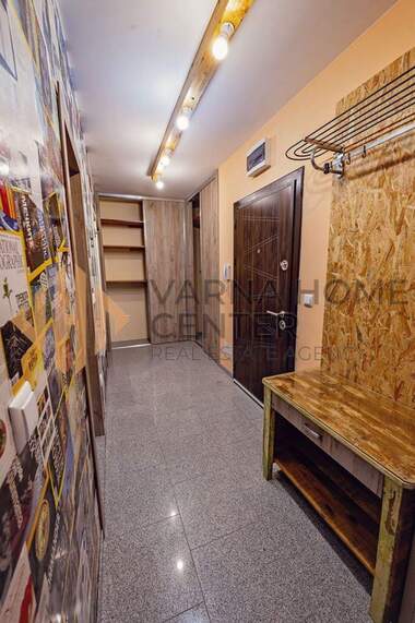 Închiriere - Apartament în Levski,  Varna