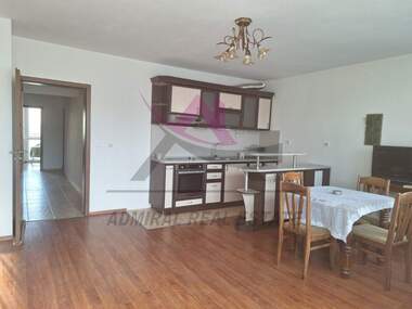 For rent - Apartment in Kolhozen pazar,  Varna