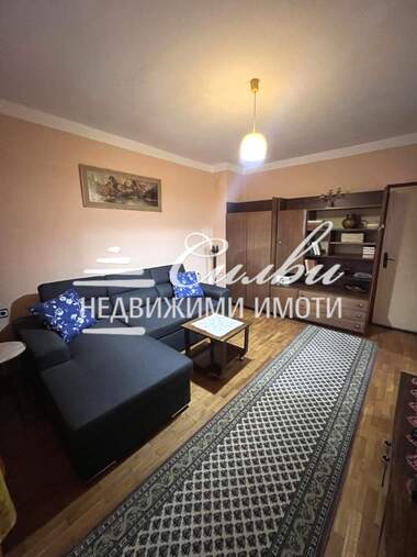 Închiriere - Apartament în Matematiceeskata gimnazia,  Șumen