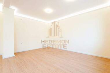 Vânzare - Apartament în Zimno kino Trakia,  Varna