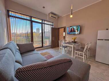 Închiriere - Apartament în Zornița,  Burgas