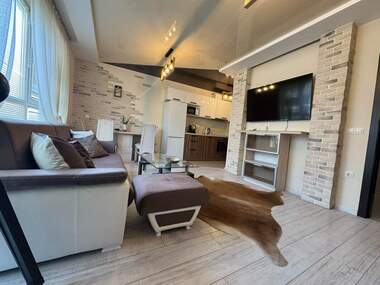 Închiriere - Apartament în Zornița,  Burgas